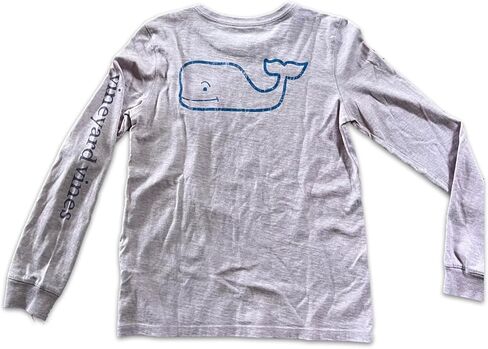 تي شيرت جيب للفتيات من Vineyard Vines بأكمام طويلة على شكل حوت عتيق منقط in Kuwait