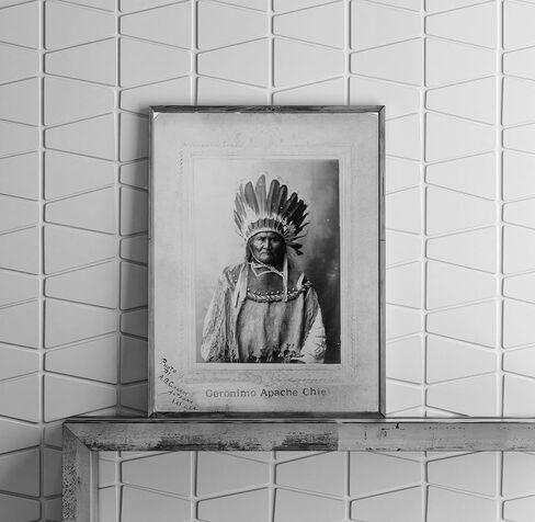 INFINITE PHOTOGRAPHS 1907 Photo: Geronimo | Apache Indian Chief | Indians of North America | Headdress | Feathers | Vintage Photo in Saudi Arabia