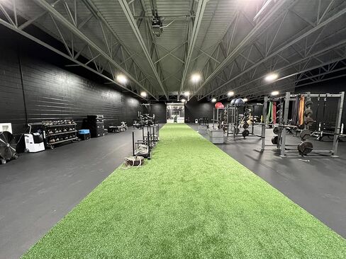 Sled Strips | Premium Gym Turf Rolls Perfect for Home Gyms and Indoor Sports Facilities, Designed for Sled Push/Pulls - Many Sizes (Green) in Kuwait