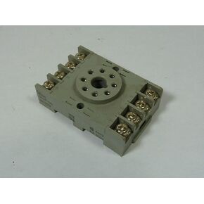 مقبس IDEC SR2P-06، طرف تثبيت/برغي DIN، ثماني، 300 فولت، 10 أمبير
