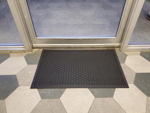 حصيرة مكشطة Kovot Ridge من المطاط المتين شديد التحمل للمدخل الداخلي والخارجي للاستخدام في المناطق الجافة والرطبة في الشتاء للثلج والجليد غير قابل للانزلاق - 76.2 سم × 45.72 سم in Kuwait