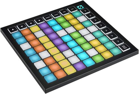 حزمة وحدة التحكم بالشبكة Novation Launchpad Mini MK3 64-Pad MIDI مع محور USB ذو 4 منافذ وسماعات رأس ستوديو وكابل MIDI in Kuwait