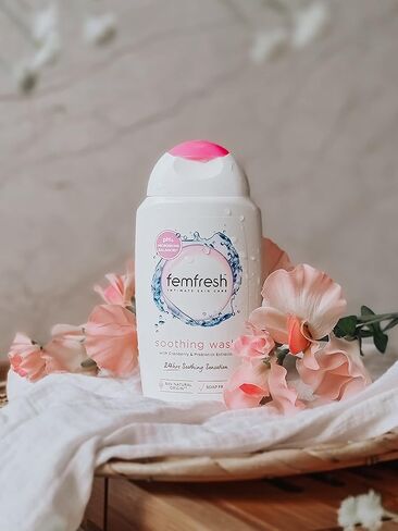 Femfresh Intimate Hygiene - غسول مهدئ للعناية الفائقة، 250 مل من Femfresh in Kuwait