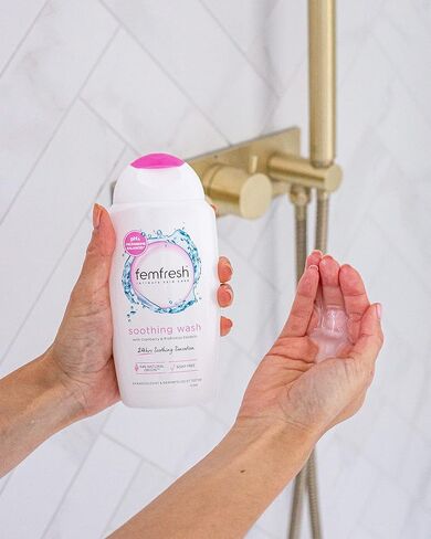 Femfresh Intimate Hygiene - غسول مهدئ للعناية الفائقة، 250 مل من Femfresh in Kuwait