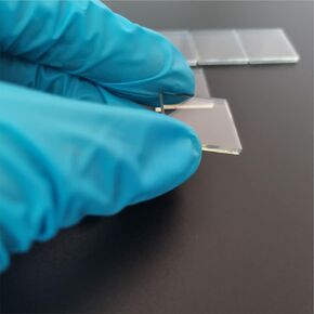 FTO Coated Conductive Glass Transparent Fluorine-doped Tin Oxide 20×20×2.2mm SnO2:F Coated Conductive Glass for Lab R&D Conductivity 6~8 ohm/sq (20 slices)