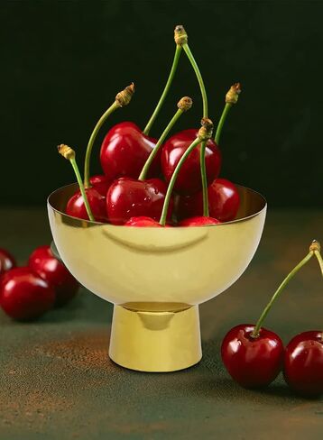 Serene Spaces Living Small Gold Pedestal Bowl, Decorative Compote Bowl Vase for Centerpiece, Metal Vase for Home Decor, Wedding, Parties, Floral Arrangements, Measures 4.5" Diameter & 3.75" Tall in Saudi Arabia