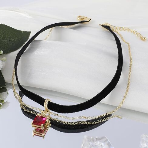 قلادات قلادة مخملية سوداء على شكل خنفساء النار للنساء والفتيات، قلادة زركونيا مكعبة من الماس الأحمر المربع، سلسلة ذهبية قابلة للتعديل قلادة عصرية مناسبة للحفلات والذكرى السنوية لعيد الميلاد لها in Kuwait