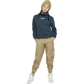 قميص Nike Sportswear Club Fleece للفتيات بأكمام طويلة ورقبة دائرية (الولايات المتحدة، Alpha، Small، Regular، Deep Jungle/ذهبي معدني) in Saudi Arabia