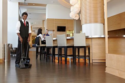 Rubbermaid Commercial Products Lobby Straw/Corn Broom, Brown, 38-Inch, Indoor/Outdoor Broom for Courtyard/Garage/Lobby/Mall/Office in Saudi Arabia
