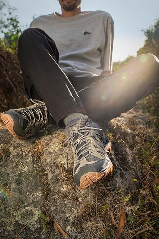 جوارب Merrell للجنسين للبالغين من الصوف خفيفة الوزن للمشي لمسافات طويلة - عبوة من 3 أزواج للجنسين - شريط دعم للقوس in Kuwait