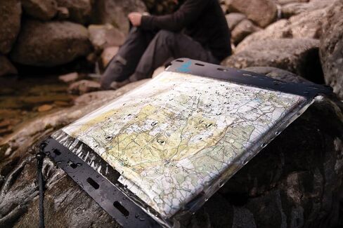 Aquapac Kaituna Waterproof Map Holder - Waterproof Cover for Reading Map while Outdoors or Hiking - Clear Plastic Case for Kayaking- Large Waterproof Bag for Camping Accessories in Saudi Arabia