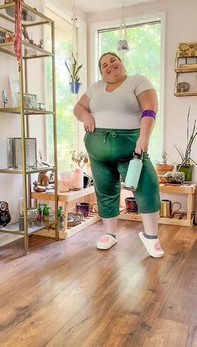 FOREYOND Plus Size Capri Pants for Women Loose Fit Yoga Pants with Pockets Workout Activewear Sweatpants in Saudi Arabia