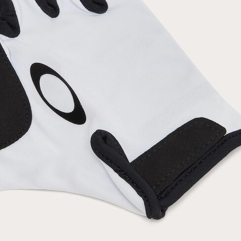 Oakley Drops Road Glove in Saudi Arabia