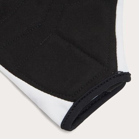 Oakley Drops Road Glove in Saudi Arabia