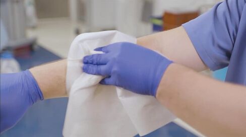 Medline Absorbent Wipers+ Disposable Heavy Duty Dry Wipes, 12" x 13" (90 Count, Pack of 1) in Kuwait