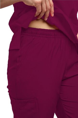 Womens 7 Pocket Scrub Set V-Neck Top and Jogger Pant Medical Nursing Uniform in Saudi Arabia