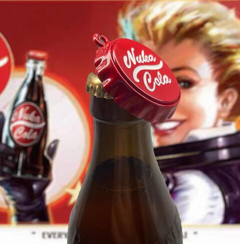 سلسلة مفاتيح بفتحة زجاجات بغطاء من Fall Out Nuka Cola، باللون الأحمر in Saudi Arabia