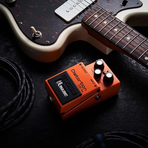 حزمة دواسة التشويه Boss DS-1W مع كابل أداة Pig Hog PCH10BK "أسود منسوج"، 12 قطعة جيتار وقماش تلميع الصوت السائل in Saudi Arabia