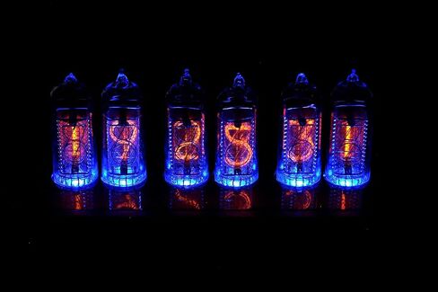Nixie Tube Clock IN-14 هيكل من الخشب والنحاس وساعة طاولة كلاسيكية بإضاءة خلفية زرقاء in Saudi Arabia