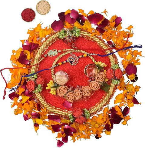 طبق مجموعة SATVIK Rakhi Puja Thali للأخ Bhaiya Bhabhi مع 2 مصمم Rakhi Thread، بطاقة تهنئة Roli Chawal & Ram Sita ملصق هندي احتفالي مجموعة أطباق Raksha Bhandhan Pujan in Saudi Arabia