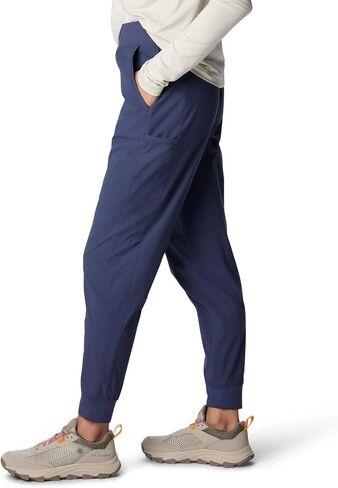 Columbia Women's Leslie Falls Jogger in Saudi Arabia