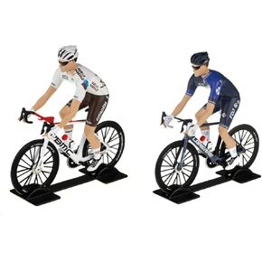 OPO 10 - Set of 2 Tour de France 2023 Cyclist Runners Figures - Compatible with SOLIDO 1/18 - TDF12-13