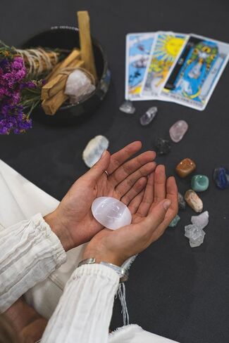 AMOYSTONE 6 قطع بيض من أحجار الكريستال السيلينيت المغربي مع قاعدة خشبية للشفاء والريكي وديكور المنزل 1.5-2 بوصة in Kuwait
