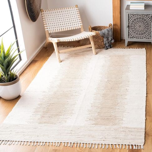 SAFAVIEH Montauk Collection Accent Rug - 2'6" x 4', Beige, Handmade Fringe Cotton, Ideal for High Traffic Areas in Entryway, Living Room, Bedroom (MTK752A) in Saudi Arabia