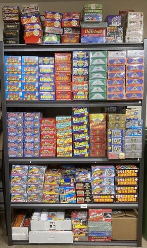 MLB Baseball (100) Cards in Sealed Wax Packs Topps Donruss Score Upper Deck Fleer Ultra Old Vintage in Saudi Arabia