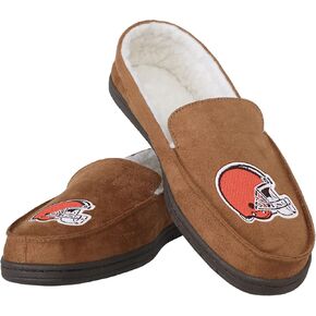 FOCO Men's NFL Team Logo Moccasin Slippers, Beige, 9-10