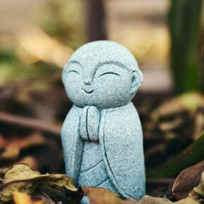 OwMell Japanese Jizo Monk Statue Praying, Buddha Jizo Statue Figurine Memorial Statue Aquarium Decoration for Garden Outdoor Ornament 2.6" - Holding Bird