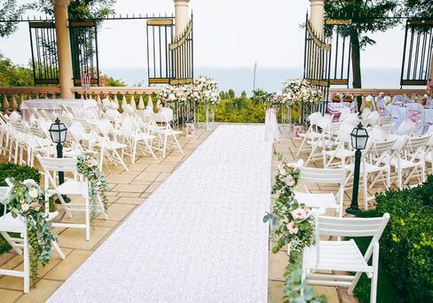 White Aisle Runner for Wedding Ceremony 2ft x 15ft Rosette Carpet Runner for Prom Indoor Outdoor in Saudi Arabia
