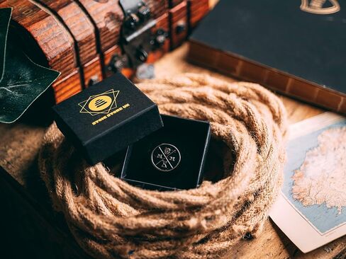 خاتم Memento Mori Signet أسود/فضي - خاتم Signet من الفولاذ المقاوم للصدأ 316L للممارسين الرواقيين - خاتم Momento Mori Signet مع تصميم جمجمة ثلاثية الأبعاد in Kuwait