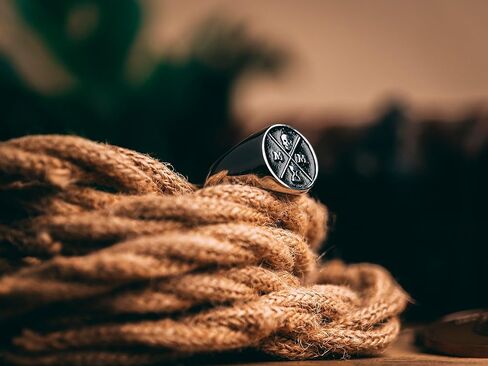 خاتم Memento Mori Signet أسود/فضي - خاتم Signet من الفولاذ المقاوم للصدأ 316L للممارسين الرواقيين - خاتم Momento Mori Signet مع تصميم جمجمة ثلاثية الأبعاد in Kuwait