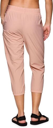 Avalanche Women's Quick Dry Hiking Golf Zipper Pocket Stretch Woven Capri Pant in Saudi Arabia