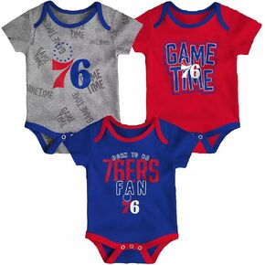 مجموعة ملابس خارجية لحديثي الولادة من Outerstuff NBA Game Time مكونة من 3 قطع من Onsie Creeper (فيلادلفيا 76ers، 18 شهرًا)
