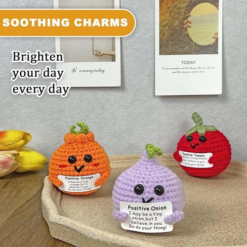 مجموعة خضروات فواكه كروشيه للدعم العاطفي، 3 قطع طماطم بصل برتقالية كروشيه مع بطاقة ملهمة، هدايا صغيرة لأصدقائها من النساء in Kuwait