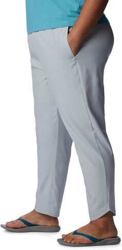 Columbia Women's Hike Pant in Saudi Arabia