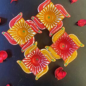 4 Pcs Diya Set of Clay/Terracotta Handmade Diya for Diwali/Deepawali Gift/Decorations/Natural Earthen Oil Lamp/Traditional Diyas for Pooja with Cotton Wicks Battis(Red-Yellow)