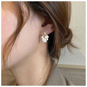 Allereyae Vintage Grape Pearl Earrings Tiny Pearl Drop Earrings Gold Cluster Pearl Stud Earrings Boho Pearl Cluster Earrings Jewelry for Women and Girls