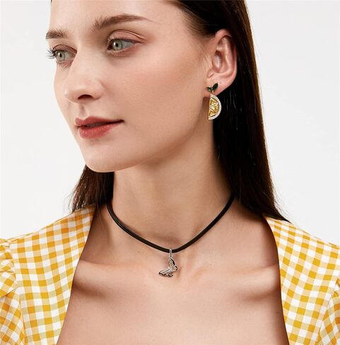 قلادة على شكل فراشة رائعة من Vonika مصنوعة من الجلد الأسود للنساء مجوهرات، سلسلة تمديد قابلة للتعديل in Kuwait