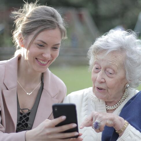 MADAOGO Four Generations Necklace for Women, 925 Sterling Silver Four Star Necklace, Great Grandma Gifts, Mother's Day Jewelry Gift Ideas for Women, Birthday Gifts for Grandma, Medium, Sterling in Kuwait