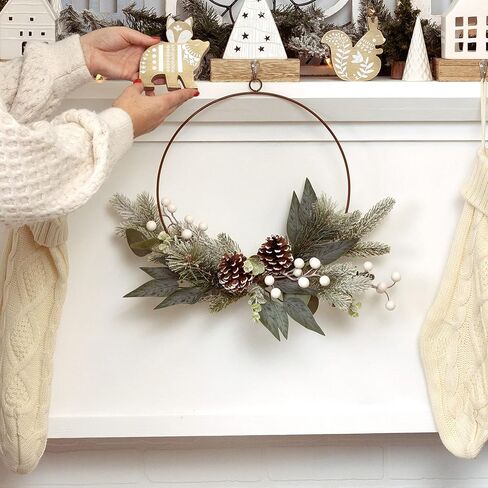 ديكور المنزل من ستراتون، نباتات شتوية خضراء مع التوت وأكواز الصنوبر، إكليل جداري، سهل التعليق، إكليل عيد الميلاد الداخلي الريفي للأبواب والجدران مع شماعة حلقة معدنية 3 بوصة × 19 بوصة × 16 بوصة in Kuwait