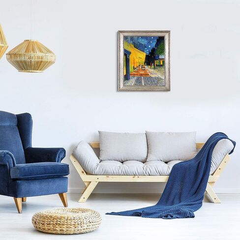 شرفة مقهى La Pastiche في الليل مع لوحة زيتية مؤطرة باللون الفضي من فرساي، مقاس 76.2 سم × 66.04 سم، متعددة الألوان in Kuwait