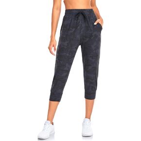 بنطال رياضي FULLSOFT Capri للنساء - بنطلون رياضي مع جيوب عالي الخصر لتمارين اليوجا والجري (أسود مموه - صغير (كابري)) in Kuwait