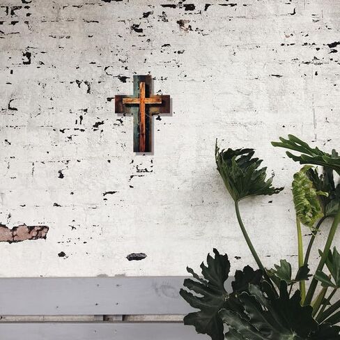 علامة Imahoocool الخشبية للتعليق على الحائط على شكل صليب يسوع المسيحي مصنوعة يدويًا للديكور المنزلي وغرفة المعيشة الدينية للتعليق على الحائط لديكور المنزل in Kuwait