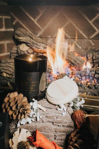 Oud Wood | 10oz | Premium Candle | Scented Candle | Aromatherapy | Essential Fragrance Oils | 100% Soy Wax | Home Décor | Home Fragrance | Housewarming gift | Odor Eliminating | Elusive Scent in Saudi Arabia