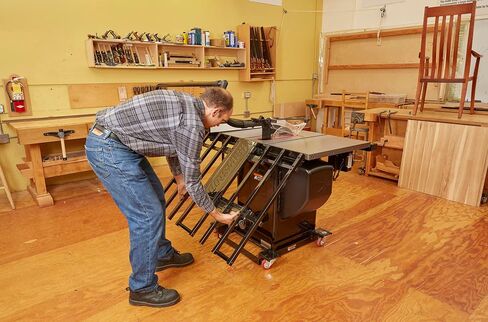 SawStop Folding Outfeed Table, Black in Saudi Arabia