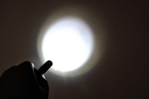 10 عبوات من مصابيح LED على شكل قلم، مصباح يدوي صغير محمول مزود بمشبك، مصباح جيب طبي من Penlight لفحص الممرضات والطوارئ in Kuwait