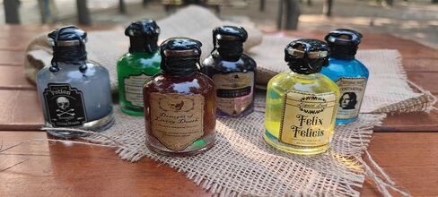 مجموعة من 6 زجاجات جرعات كبيرة الحجم من سلسلة خاصة مختومة من مجموعة جرعات الهالوين السحرية من مجموعة جرعات هدايا لامعة in Kuwait